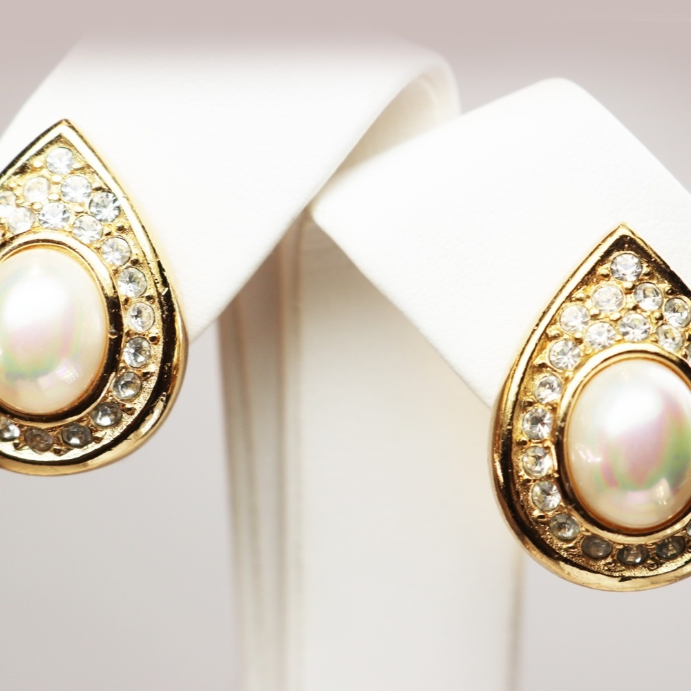 ⚜️ Vintage Christian Dior Crystal & Pearl Earrings - Picture 15 of 16